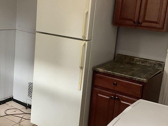 3rd image of 1427 Lenox Ave