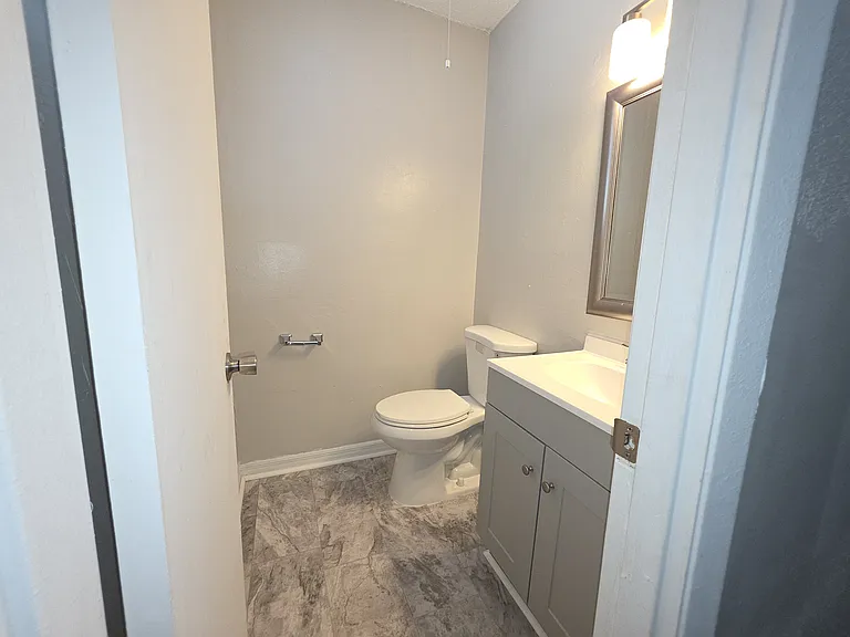 843 Grove Ave — Photo 9
