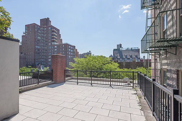 Rented by Leslie J. Garfield | media 17