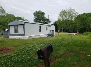 1221 N Walker St, Hope, AR 71801