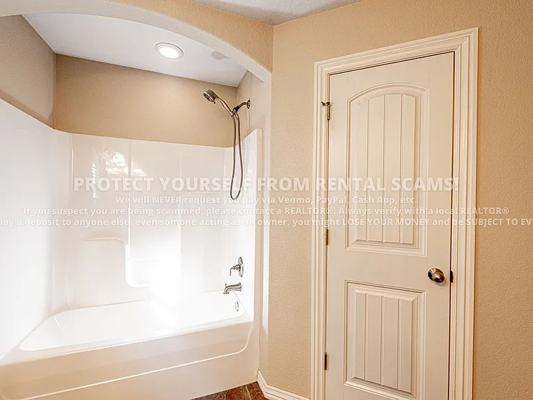 159 E Madrid St — Photo 7