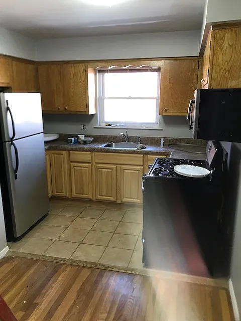 1038 Garden St — Photo 2