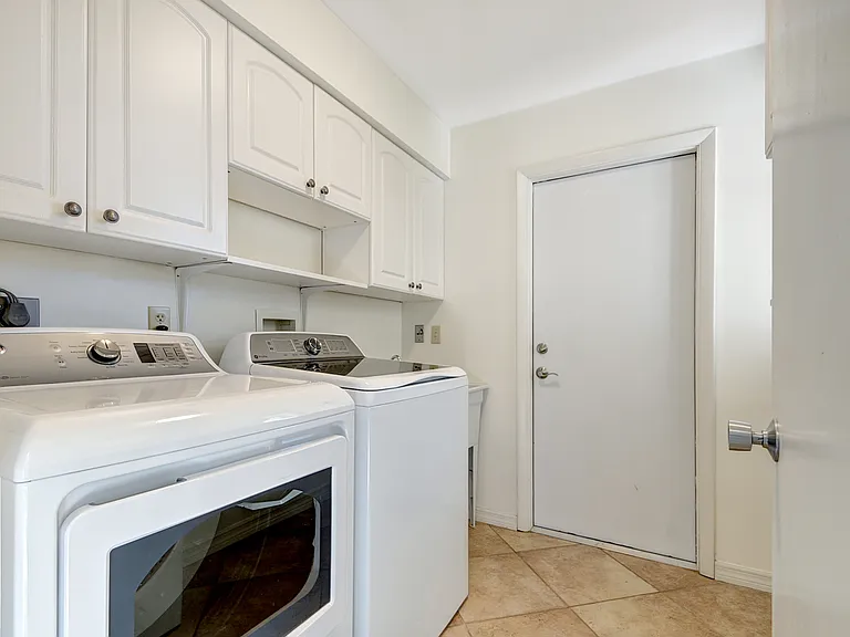 W Terrace Dr — Photo 44