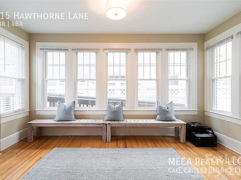 715 Hawthorne Ln — Photo 8