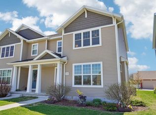 1059 Okeeffe Ave, Sun Prairie, WI 53590