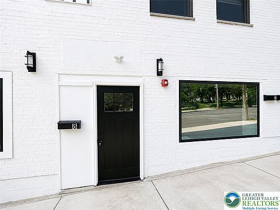 2nd image of 211 South St #8