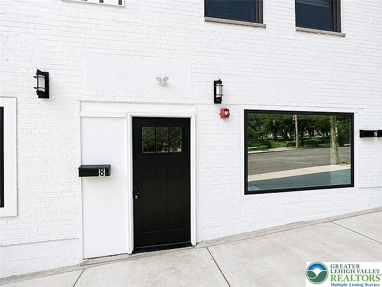 211 South St #8 — Photo 2