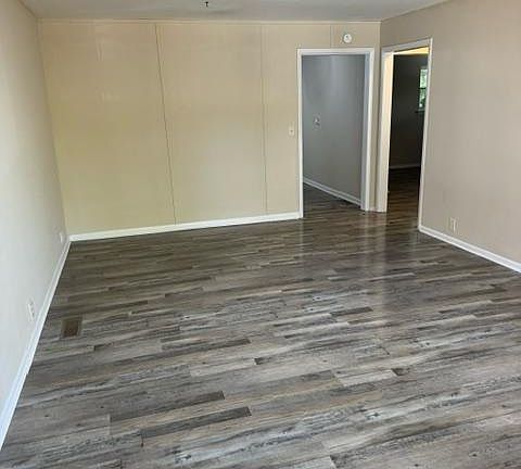 3rd image of 4300 Fitehaven Dr #B