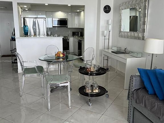 3rd image of 18021 Biscayne Blvd #1003-2S