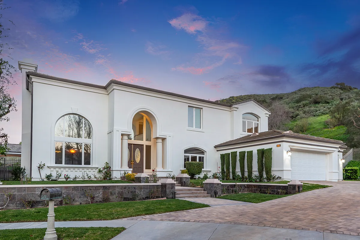 Building Photo - 25301 Prado De Los Arboles #A