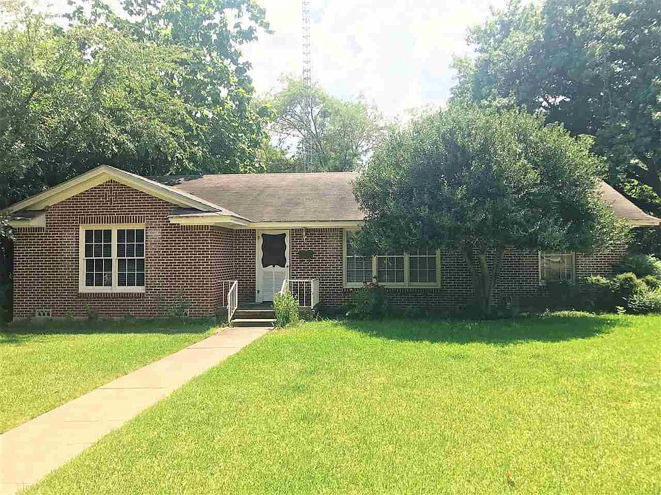 2nd image of 300 N 40th St