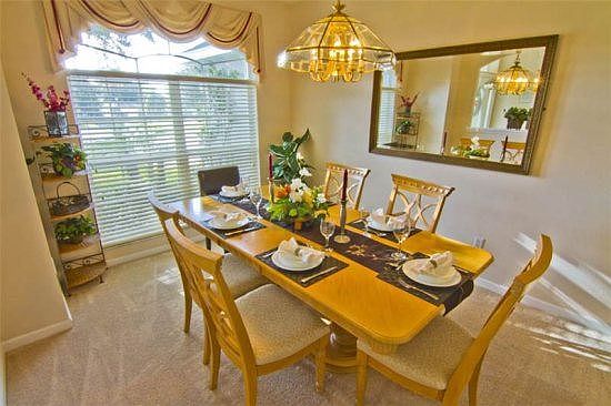 HR4P100PD-formal-dining-area