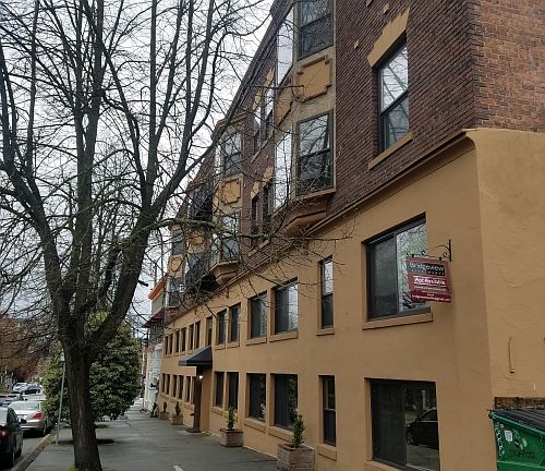 Exterior Photo 1