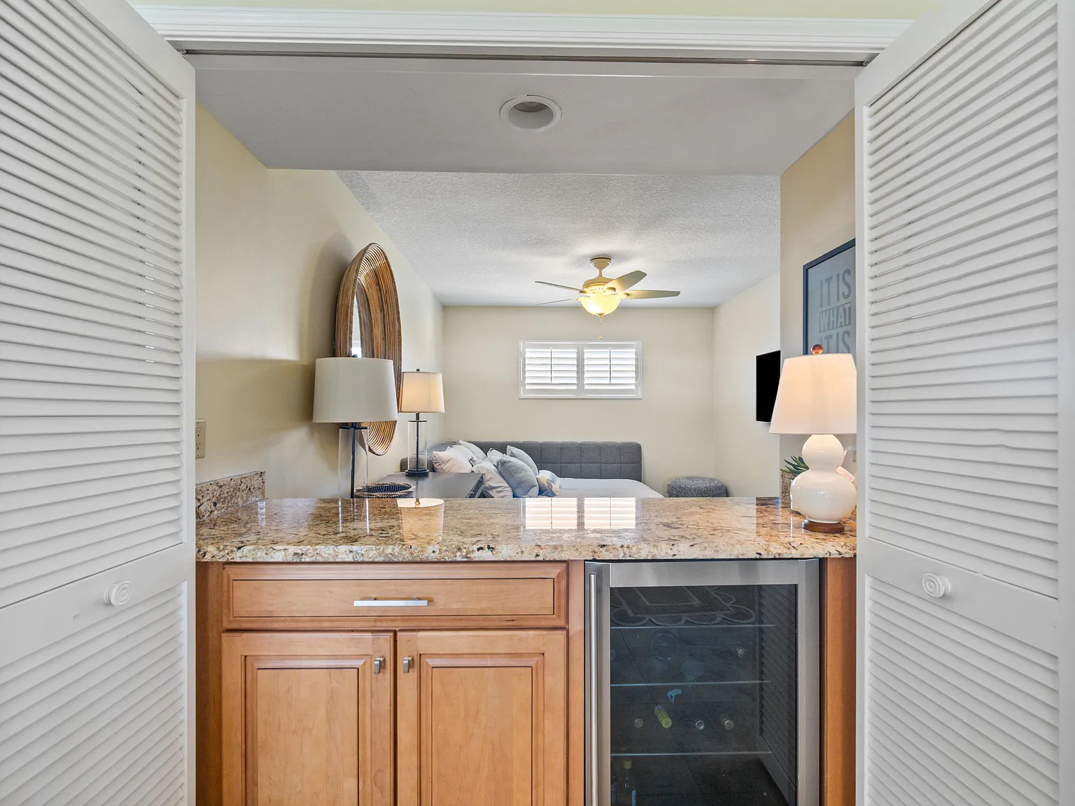 2 bed, 2.0 bath, 1818 sqft, $7,500 — Photo 4