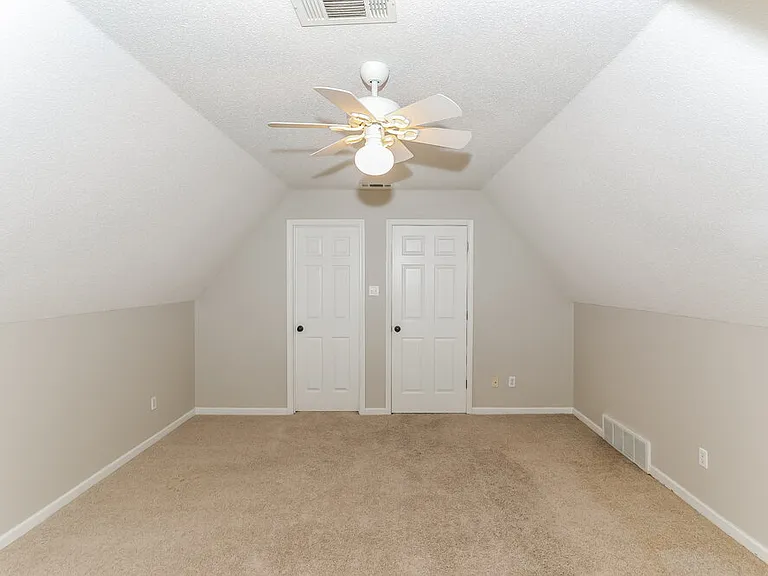 8895 Linell Cv — Photo 12