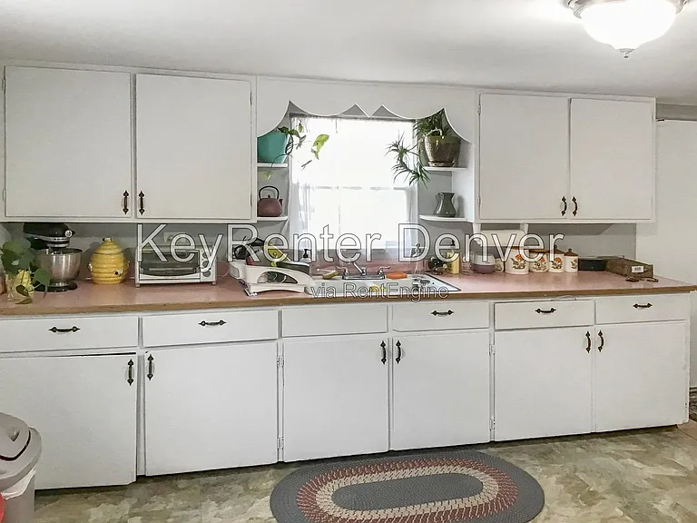812 5th St #C — Photo 3