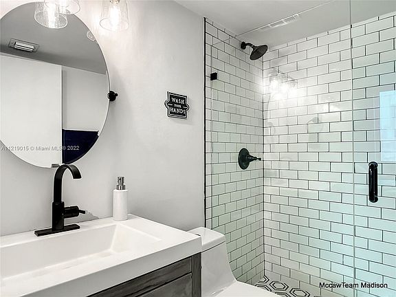 4th image of 800 N Miami Ave APT 804