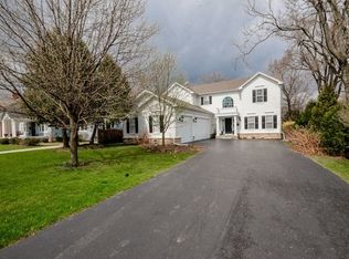 819 E Evergreen St, Wheaton, IL 60187