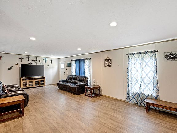4th image of 1389 Casa Mountain Rd
