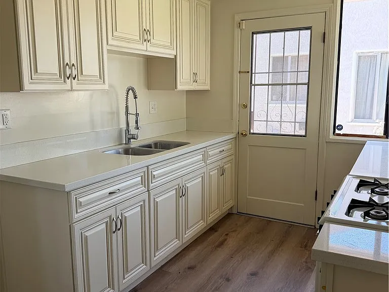 1340 N Buena Vista St #A — Photo 31