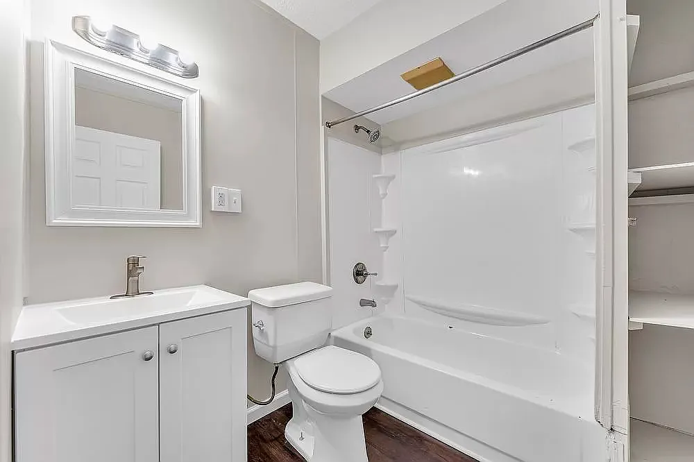 2120 Robin Street - 4 — Photo 1