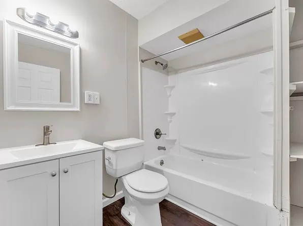2120 Robin St APT 4, Lakewood, OH 44107