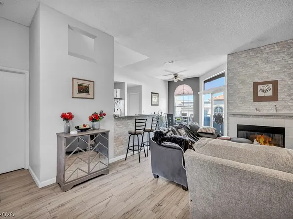 3150 Soft Breezes Dr APT 2014, Las Vegas, NV 89128