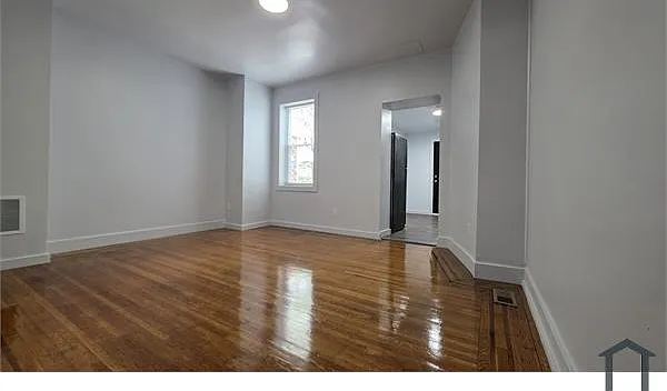 3408 Kenyon Ave — Photo 1