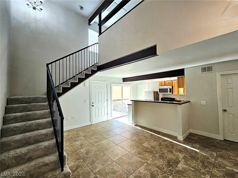 311 Brookside Ln #B — Photo 3