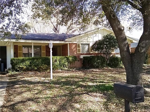 1st image of 748 Ponderosa Dr