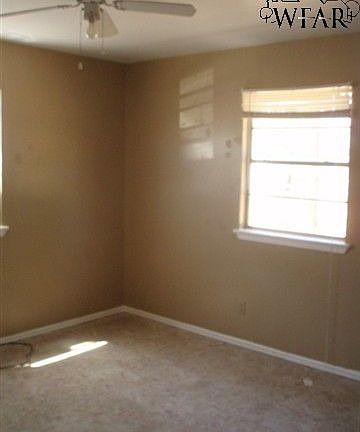 5th image of 202 W Garden Dr