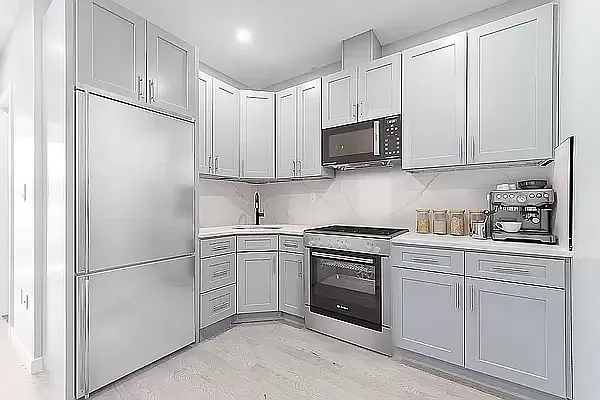 Rented by Avenues Real Estate | media 11