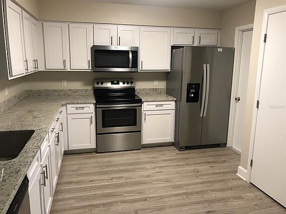 3rd image of 1620 Biloxi Ct