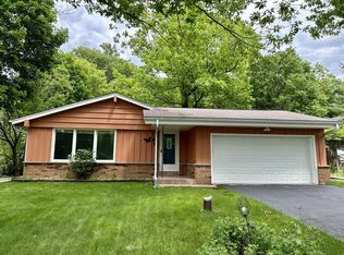 W274N2668 Oak St, Pewaukee, WI 53072