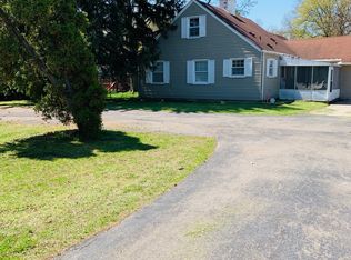 17910 Telegraph Rd, Brownstown, MI 48174