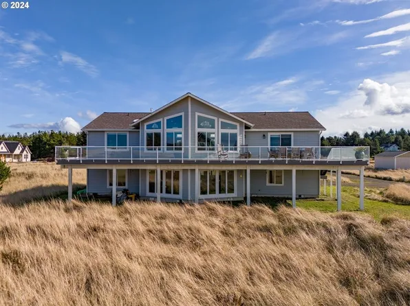 14520 M Place, Long Beach, WA 98631