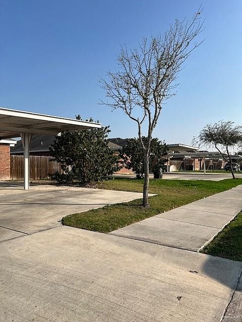 2nd image of 606 Linda St