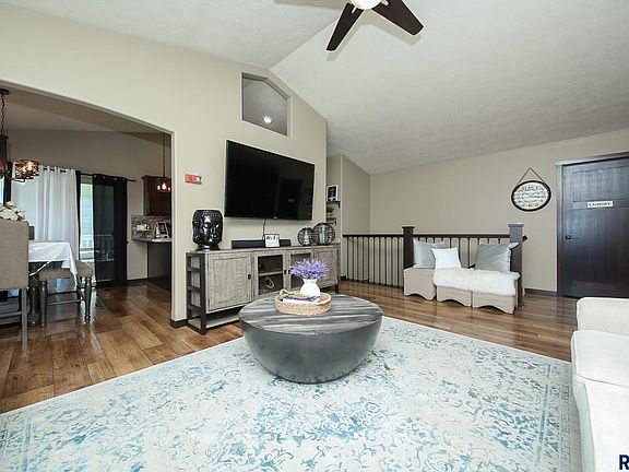 3rd image of 1116 N Archer Dr