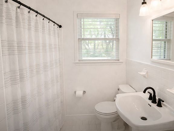 4th image of 4101 Spring Hill Rd