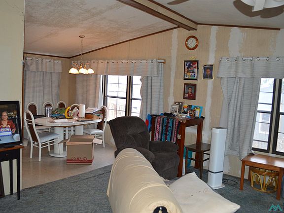 4th image of 806 Portal St