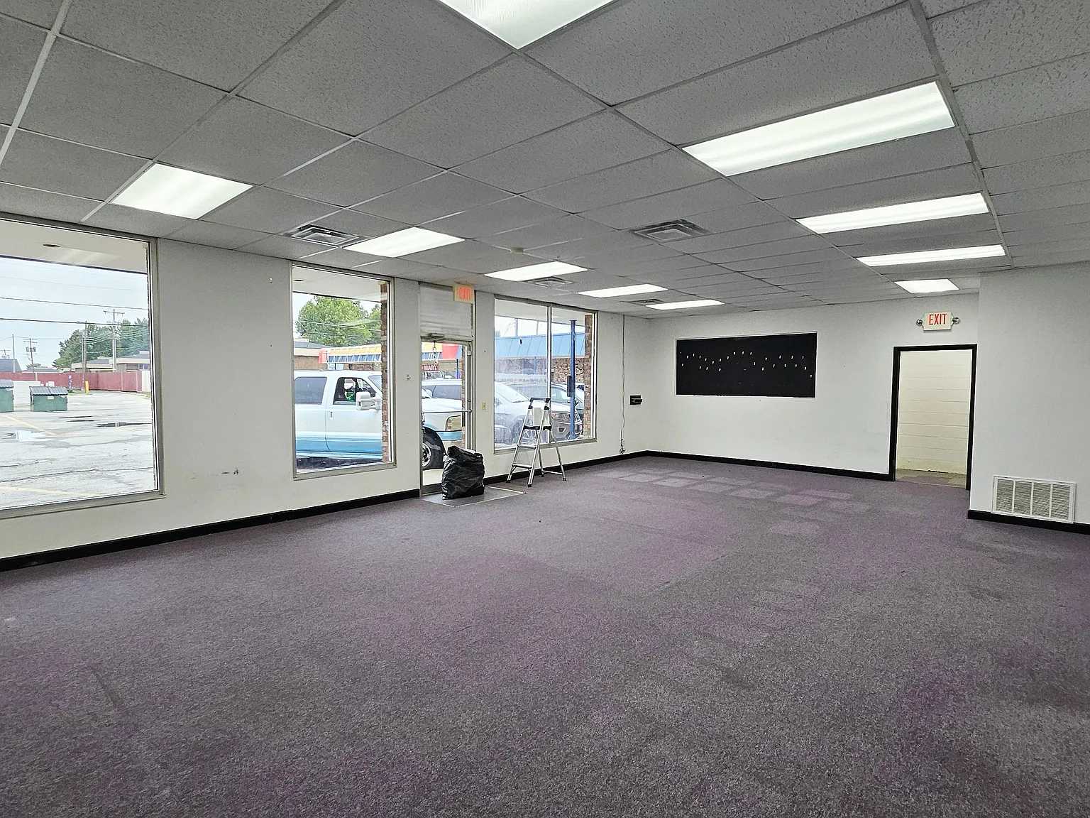 2 bed, 1250 sqft, $1,300 — Photo 3
