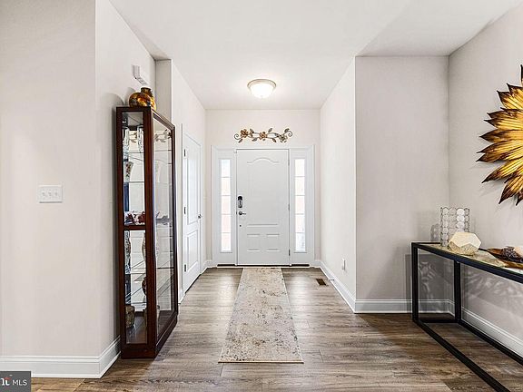 5th image of 22535 Bradbury Way