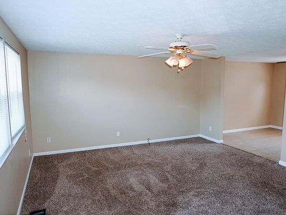 2nd image of 208 Wiesen Ln