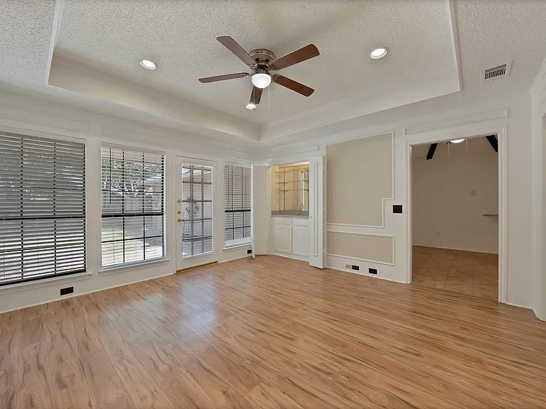4316 Hartford Dr — Photo 29