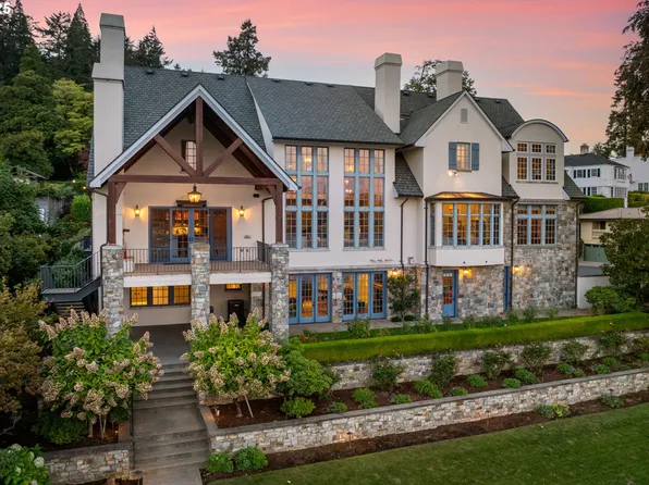 11859 S Riverwood Rd, Portland, OR 97219