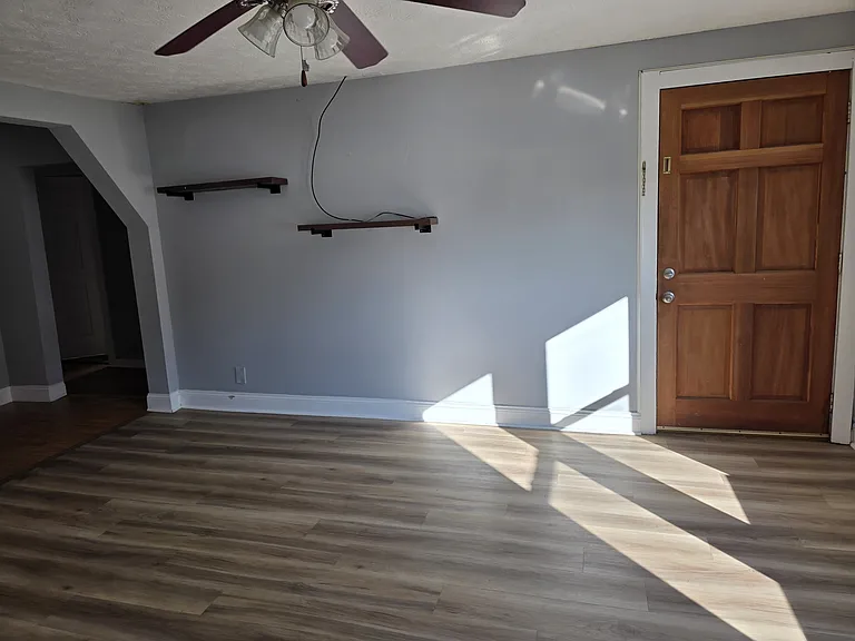 5260 Midway Dr — Photo 11