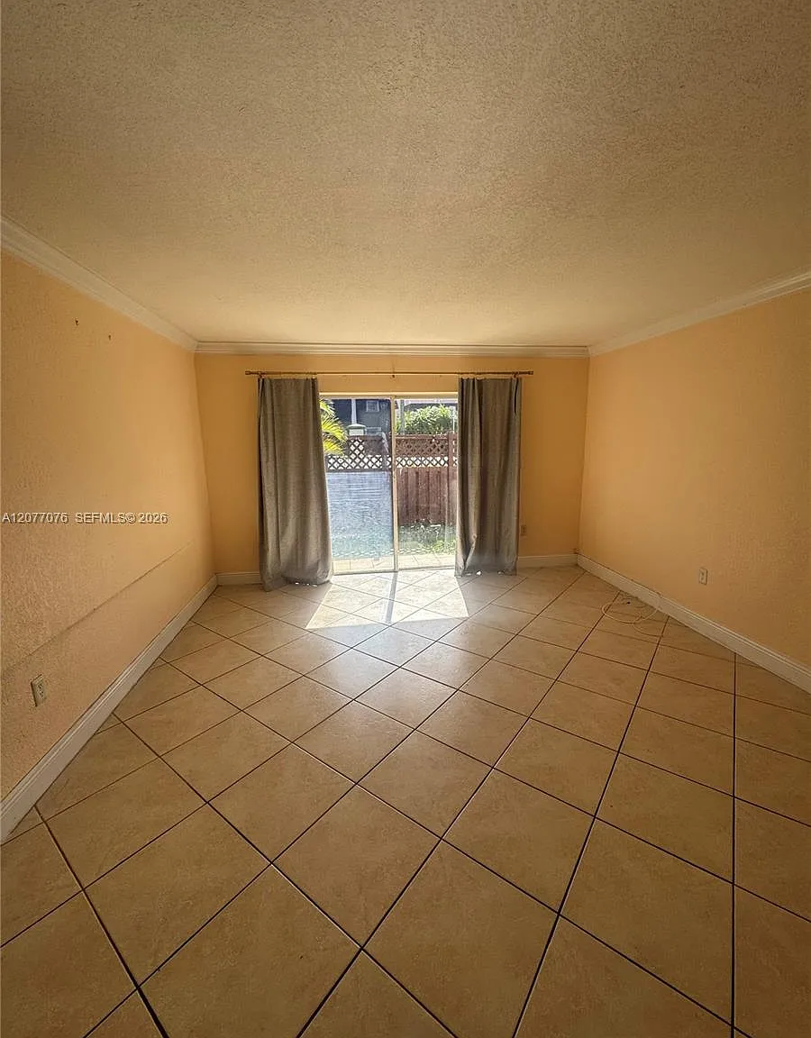 Gallowood Condo — Photo 2