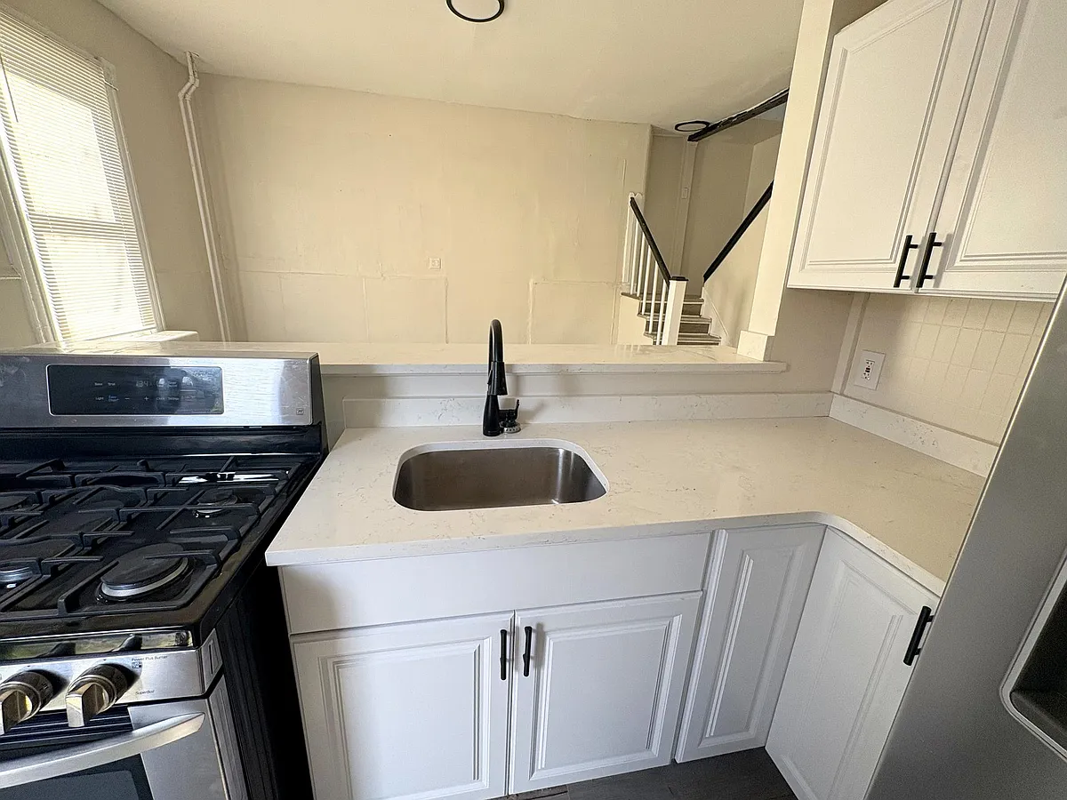 Building Photo - 3068 River Ave #D