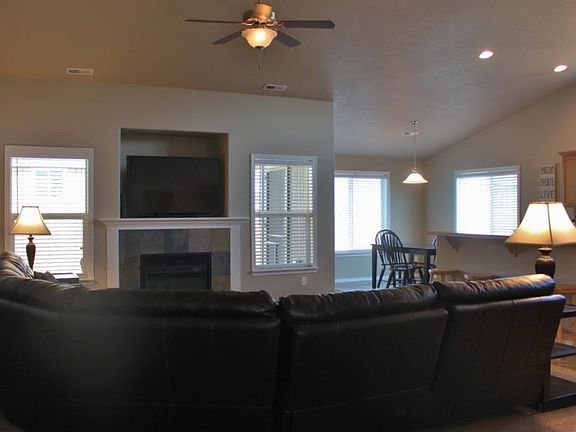 2nd image of 5986 Noble Ct