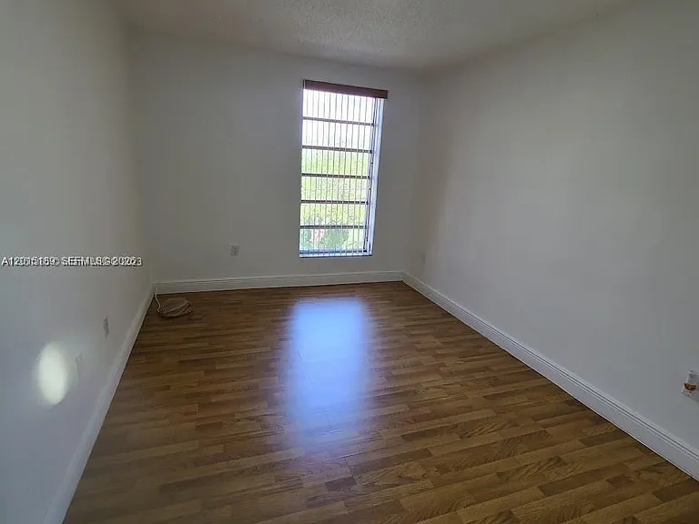 2500 SW 6th St #303 — Photo 7